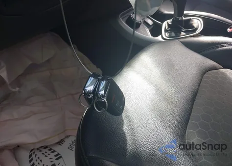 2018 Jeep Compass Latitude 4X4 z USA, uszkodzony, nr VIN 3C4NJDBB4JT400754